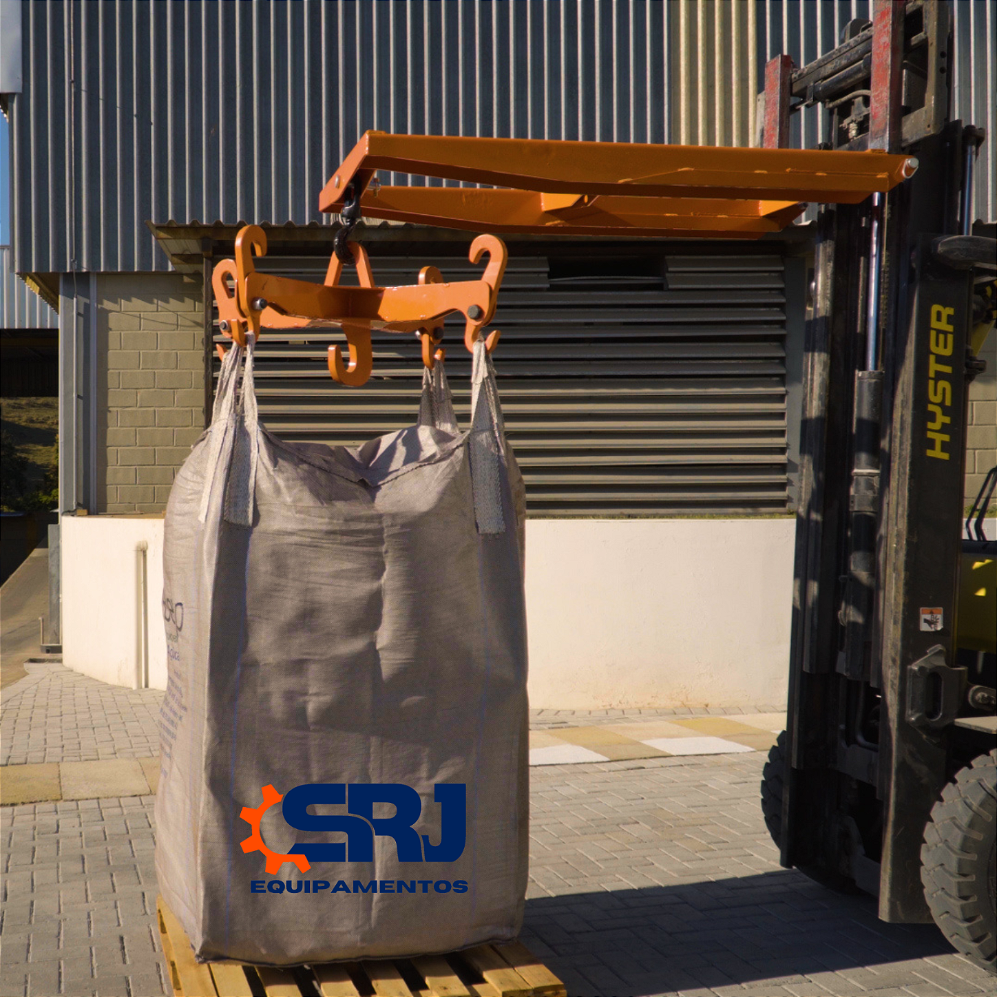 Imagem do suporte estendido de gancho apra empilhadeiras da SRJ.