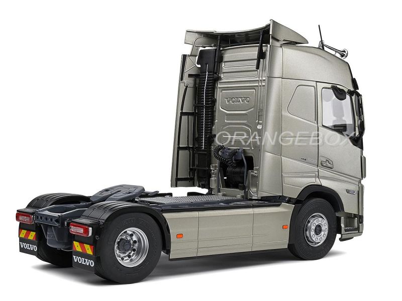 Volvo FH Globetrotter XL 1:24 Solido Cinza - Atacado de Miniaturas
