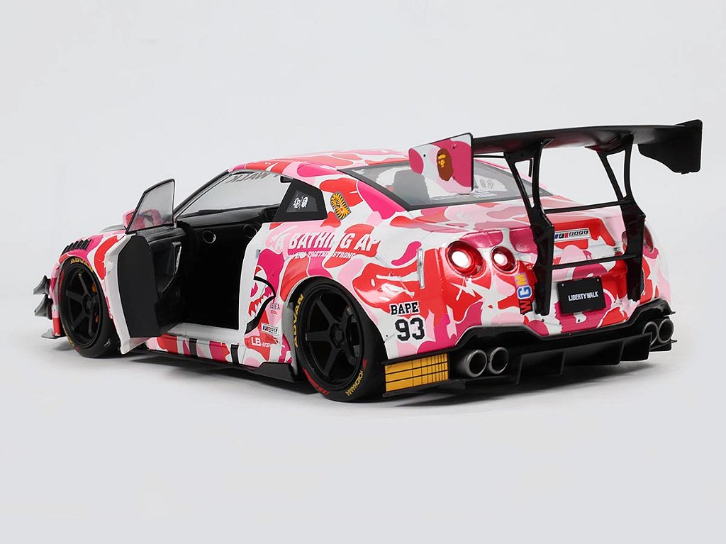 Nissan GT-R (R35) LBWK Liberty Walk Body Kit 2.0 PINK CAMO 2025 1