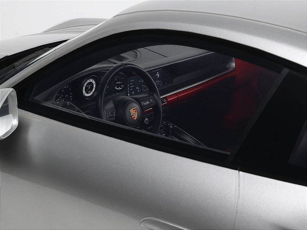 Porsche 911 992.1 Turbo S 2020 1:8 GT Spirit Prata - Atacado de