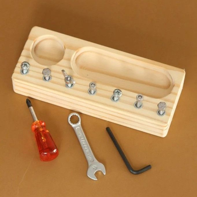 Tábua de Ferramentas Montessori