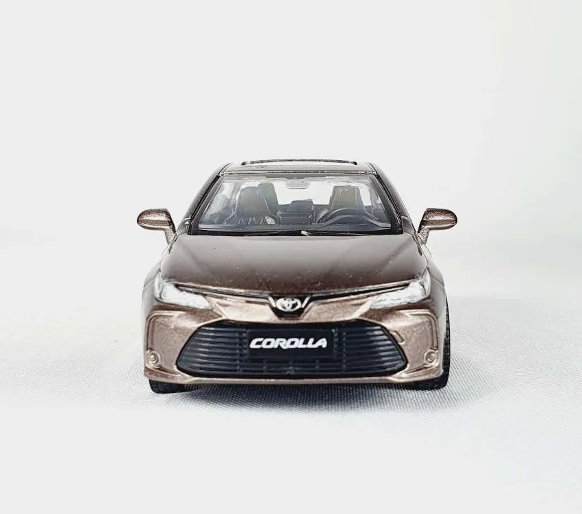 Miniatura Toyota Corolla Hybrid California Junior - Escala 1/40