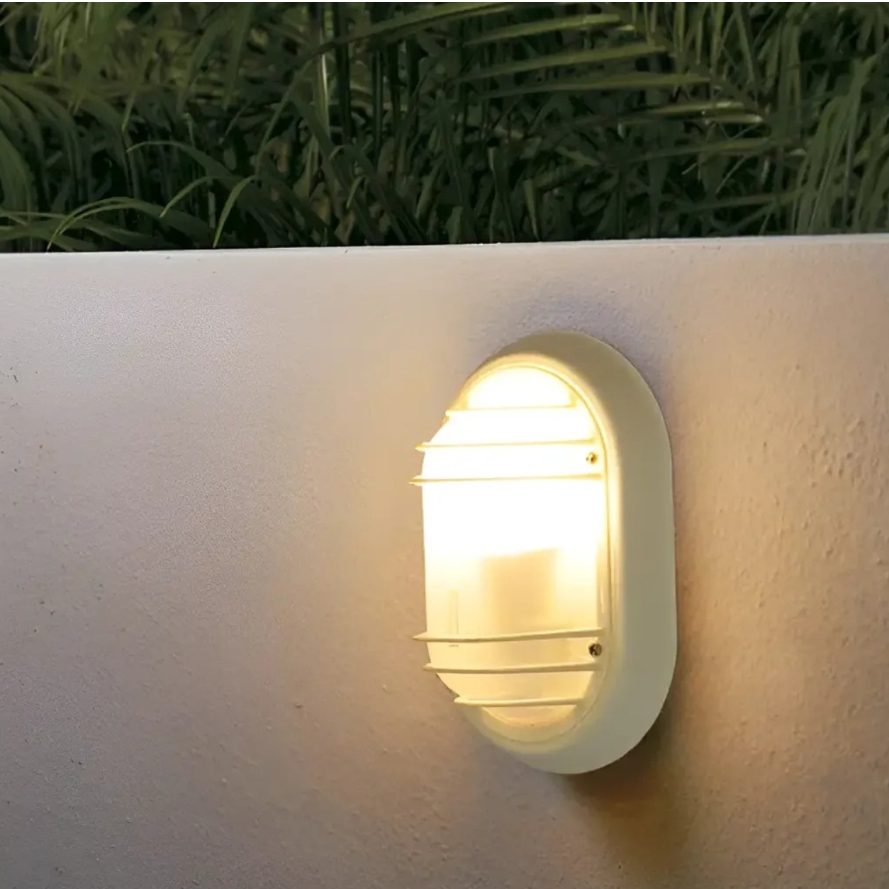 Arandela Taschibra Tartaruga Suprema Alumínio E27 Branco IP65