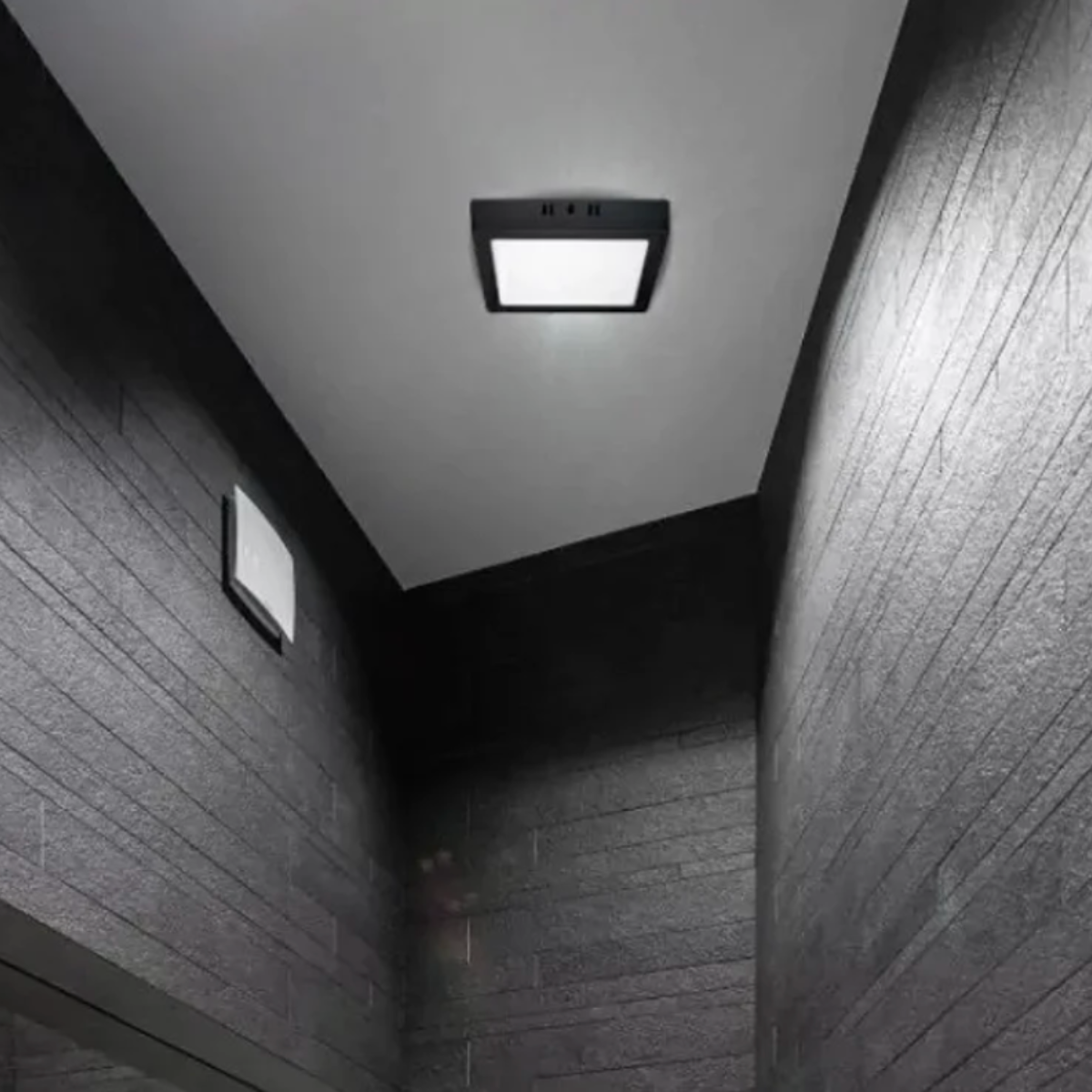Instalação de sobrepor do plafon LED 12W preto Taschibra