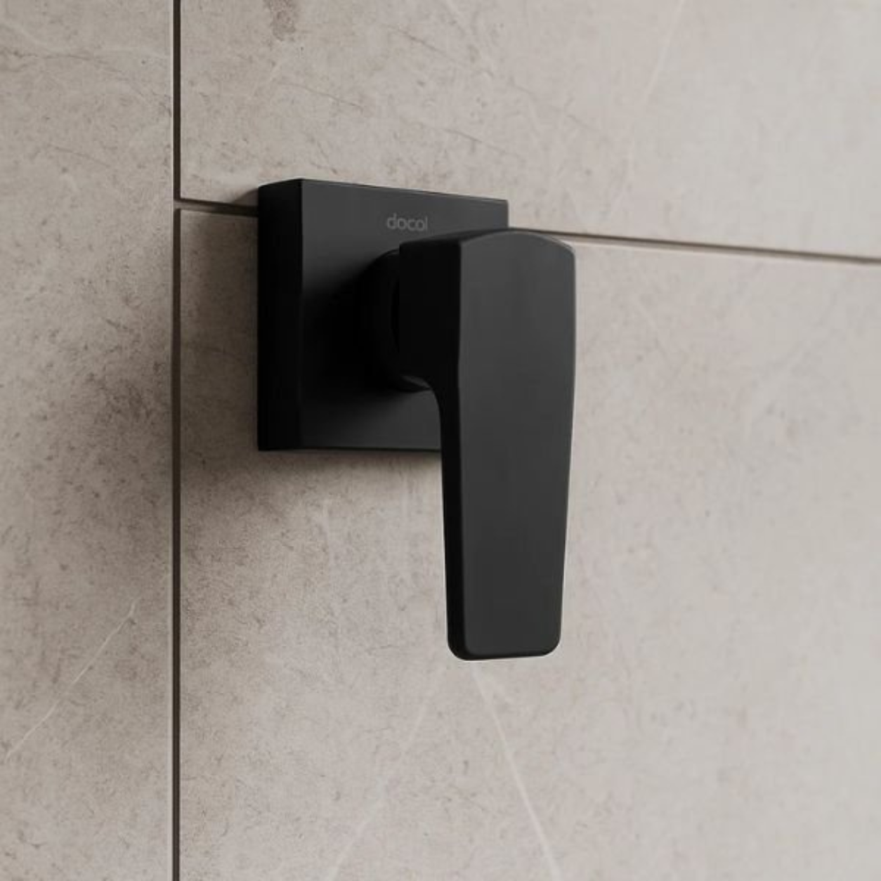 Design da alavanca do acabamento Docol Lift Onix Preto Fosco