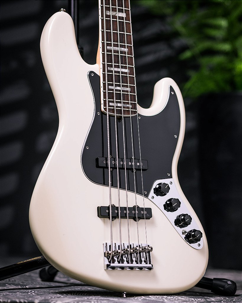 Fender American Deluxe Jazz Bass V - The Tone Boutique