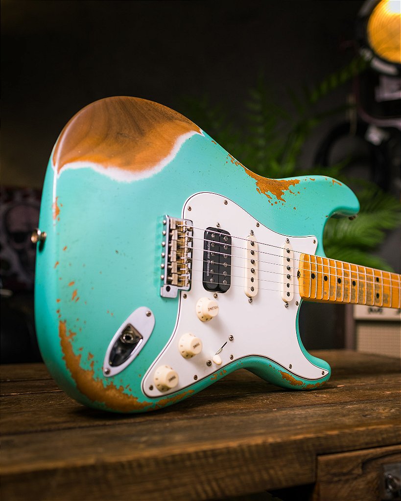 Guitarra Fender Custom Shop '69 Stratocaster HSS Heavy Relic - The