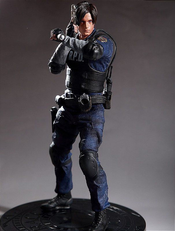 Leon Scott Kennedy Figure 1/6 Resident Evil - Cubo Nerd - O