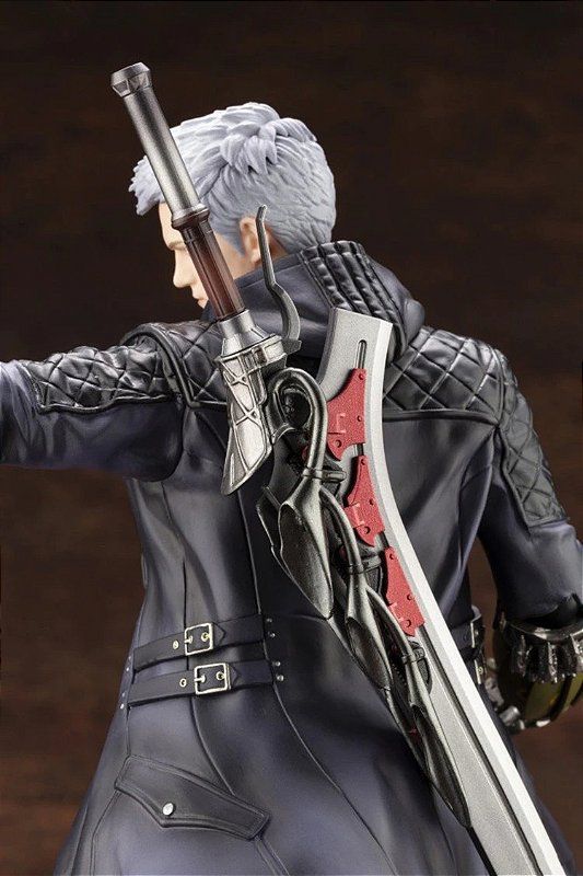 Estátua Nero Devil May Cry 5 - Cubo Nerd - O universo geek em um