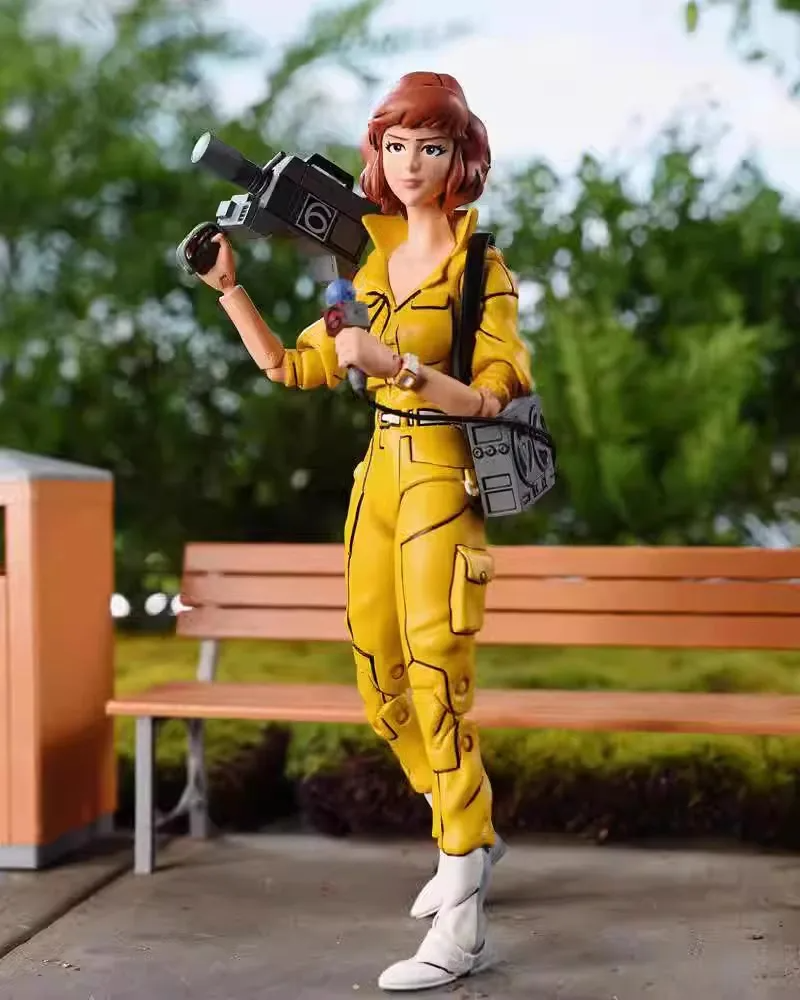 Action Figure April O'Neil TMNT - NECA - Cubo Nerd - O universo
