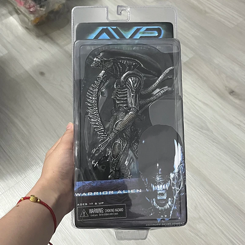 Action Figure Warrior Alien Neca - Alien Vs Predator - Cubo Nerd