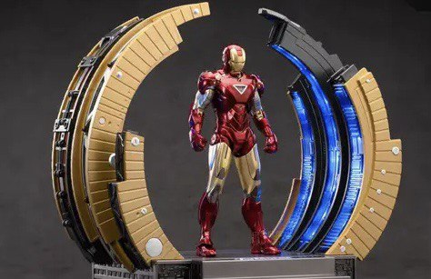 Action Figure Iron Man Mark VI Suit-Up Gantry - Marvel - Cubo Nerd