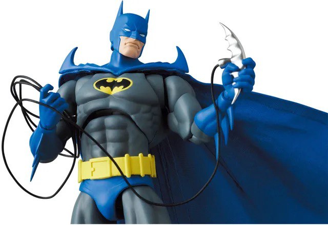 MAFEX KNIGHT CRUSADER BATMAN 535⑦ Batman Knight Crusader Mafex - Blister Toys - Action figures e