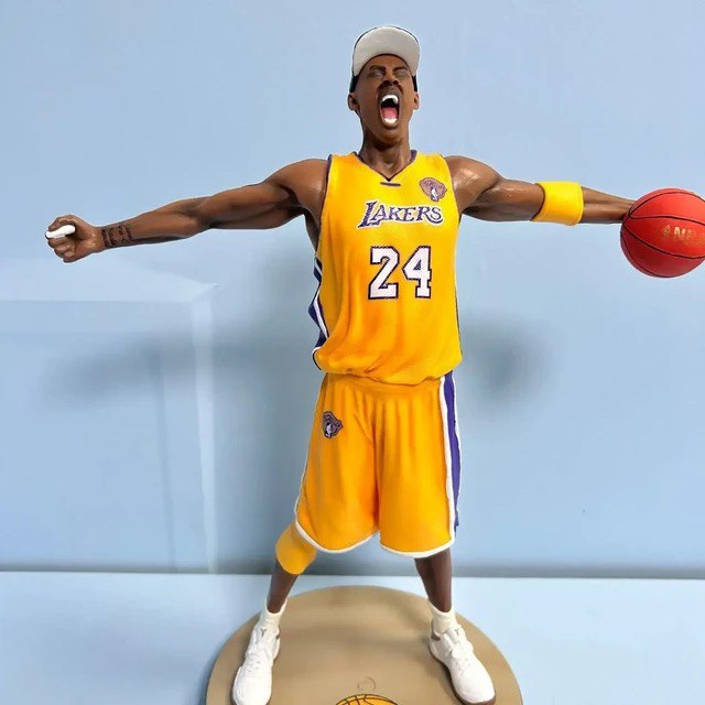 Estátua Kobe Bryant 34Cm Lakers - Sports - Cubo Nerd - O universo