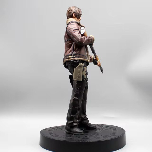 Figure Leon S. Kennedy 1/6 Resident Evil 4 - Cubo Nerd - O