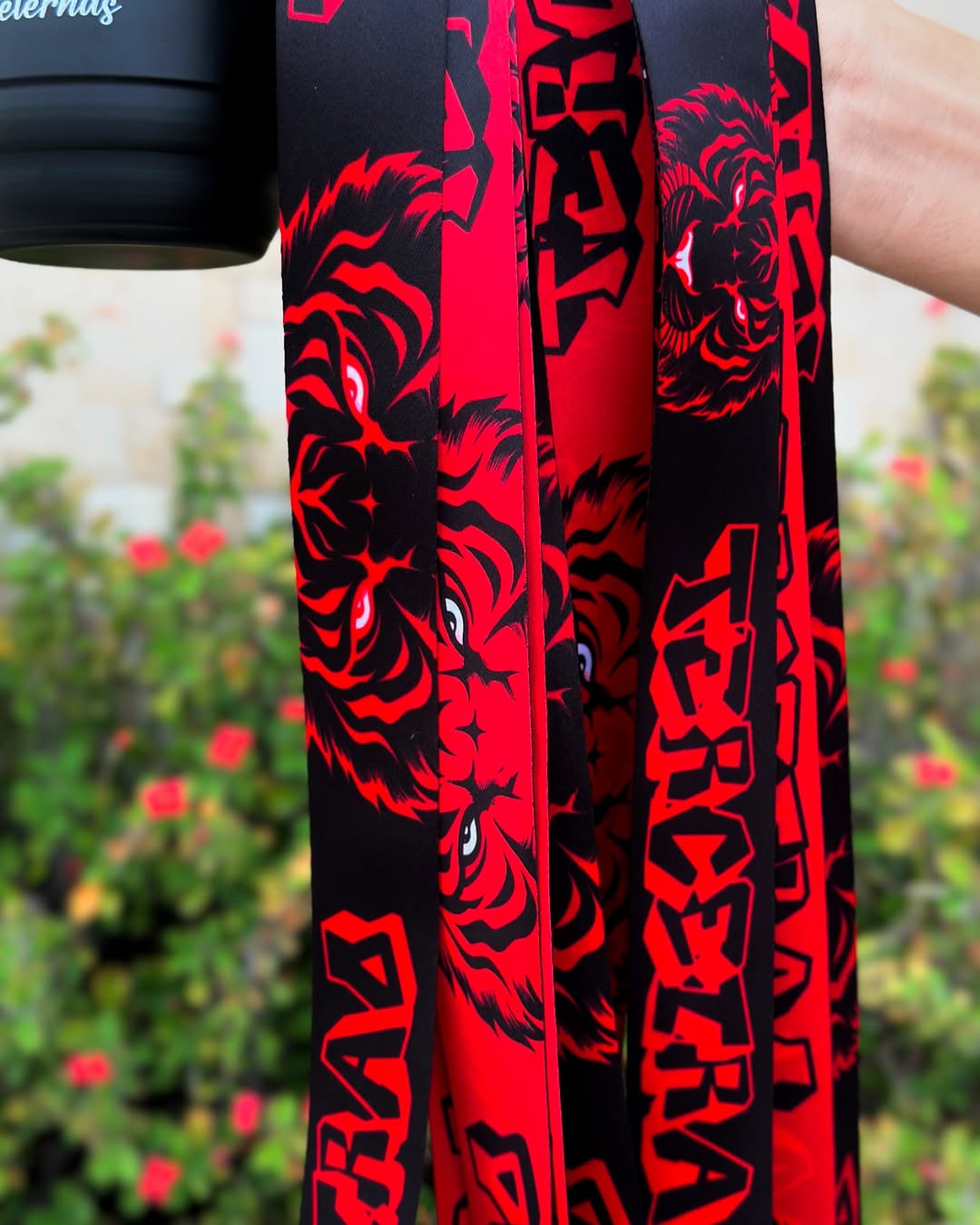 Capa do post com 5 modelos de canecas para formatura de terceirão, incluindo caneca de alumínio com tirante e caneca com assinaturas da turma.