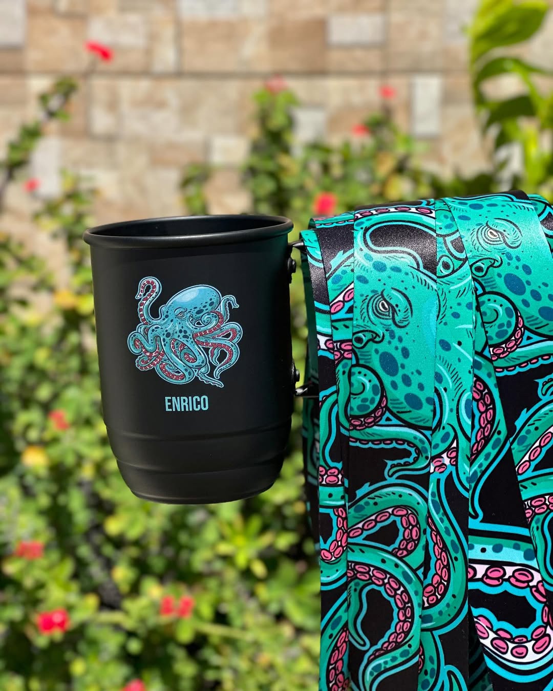 Capa do post com 5 modelos de canecas para formatura de terceirão, incluindo caneca de alumínio com tirante e caneca com assinaturas da turma.