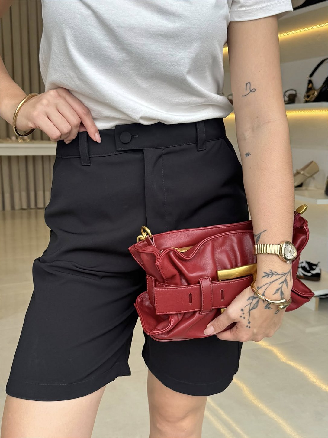 Detalhes da Bolsa Feminina Mel Marsala com Fivela Dourada