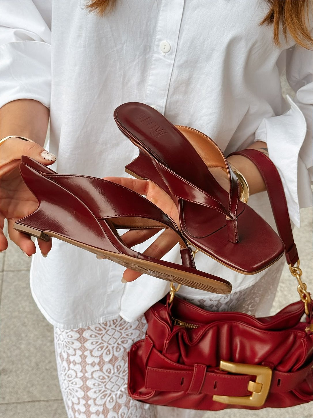 Detalhes do Tamanco Feminino Maya Marsala Anabela