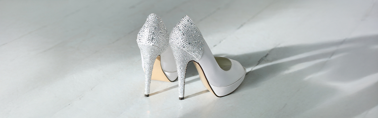 Sapato branco com strass