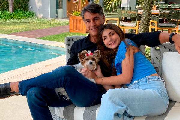 Gustavo Ferreira, Helena e a cachorrinha Biewer Terrier