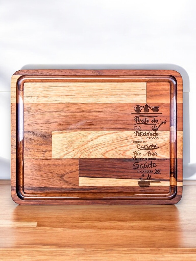 Tabuinha Resinada Personalizada 29x23cm - Oficina Porão Wood