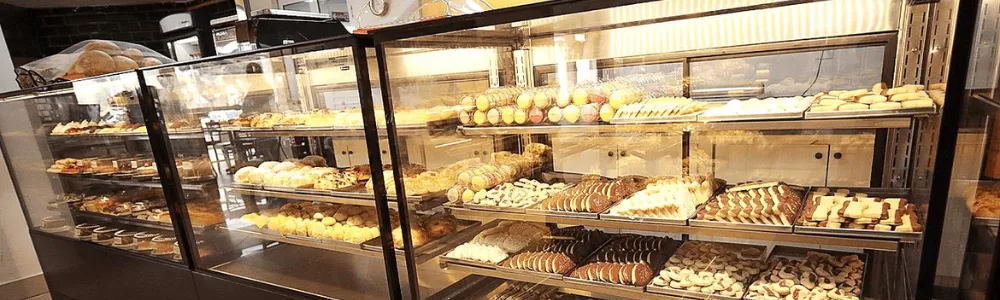 Como montar vitrine de padaria: dicas para vender mais todos os dias