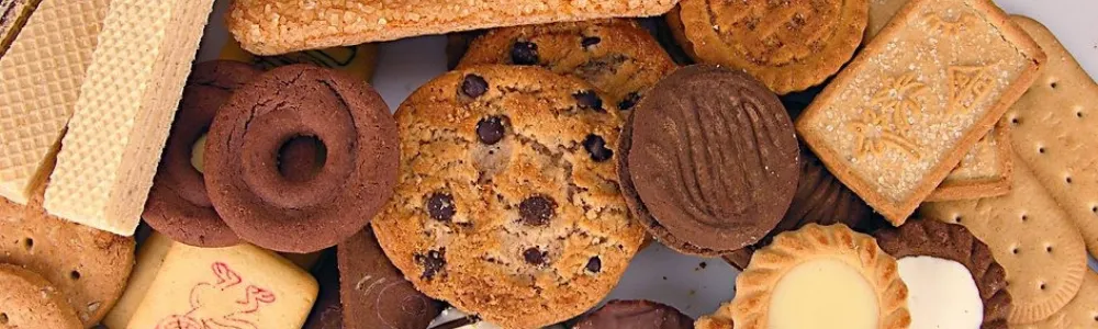 Por que os biscoitos espalham demais ou ficam duros após o resfriamento?
