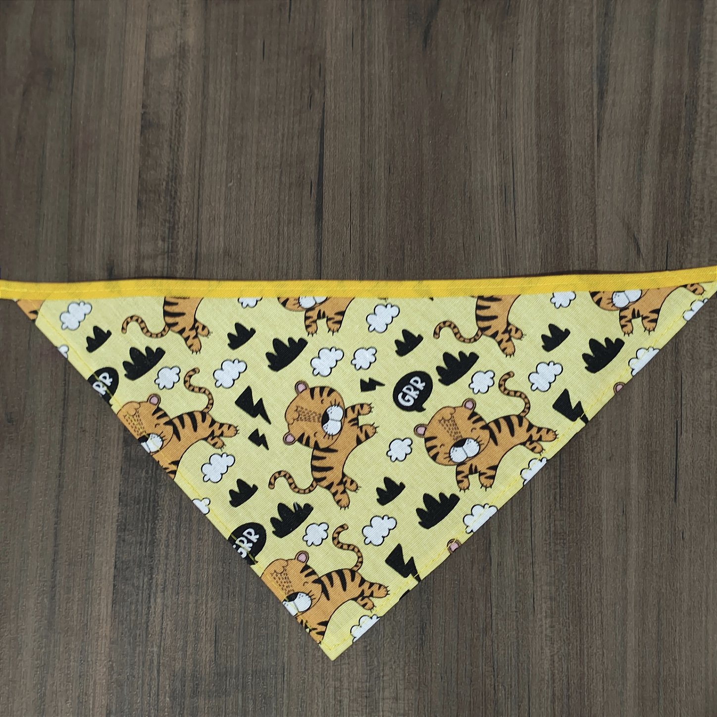 MATERIAL E ACABAMENTO