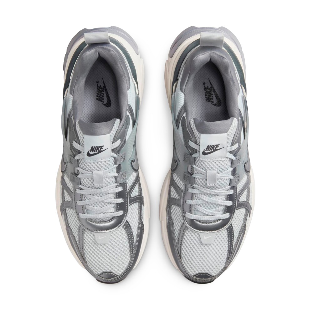 Tênis Nike V2K Run Cinza/Prata - West + | A loja que renova seu