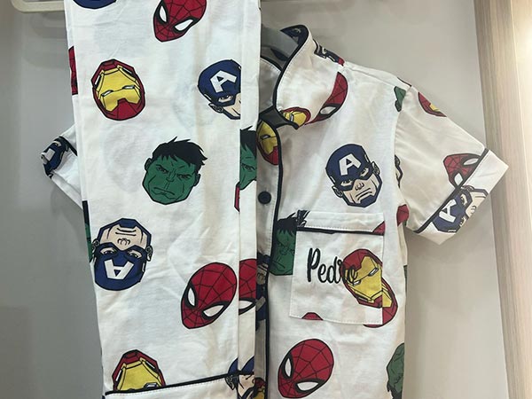 pijama temático de super heróis para meninos