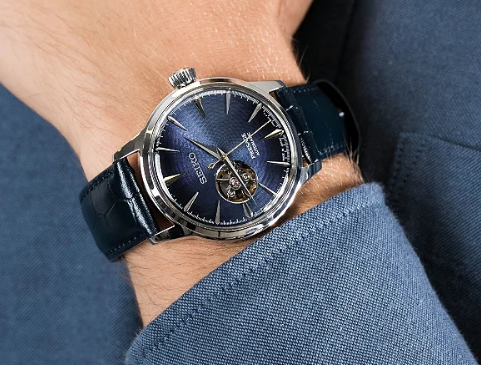 SEIKO Presage SARY155 / SSA405 ダークブルー O Seiko Presage Blue Moon SSA405J1 é puro fascínio noturno em