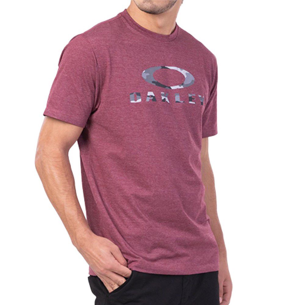 Oakley Camiseta masculina com caveira dispersa, Ferro vermelho, M