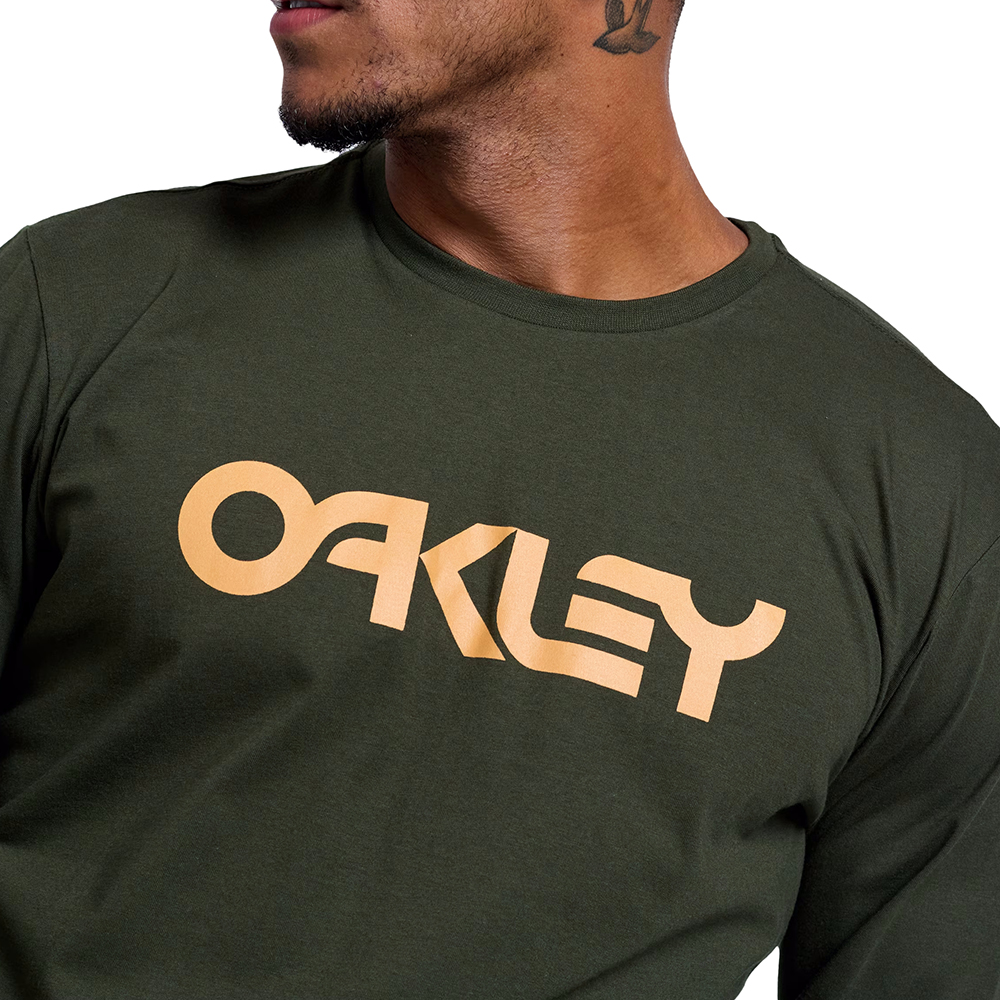 Camiseta Oakley OClassics Logo WT23 Masculina Branco - Radical Place - Loja  Virtual de Produtos Esportivos