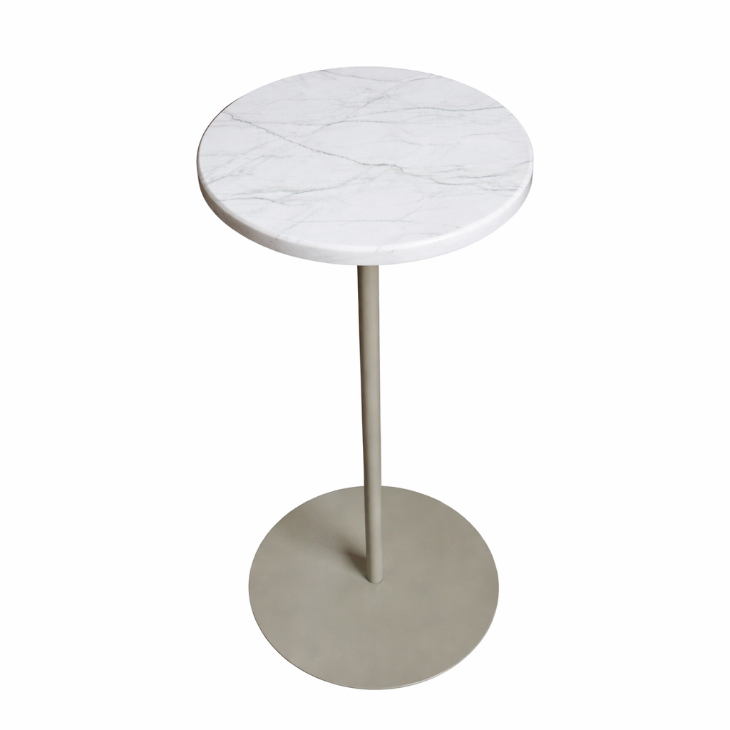 Mesa lateral linha clássica Domani em quartzito Bianco Superiore