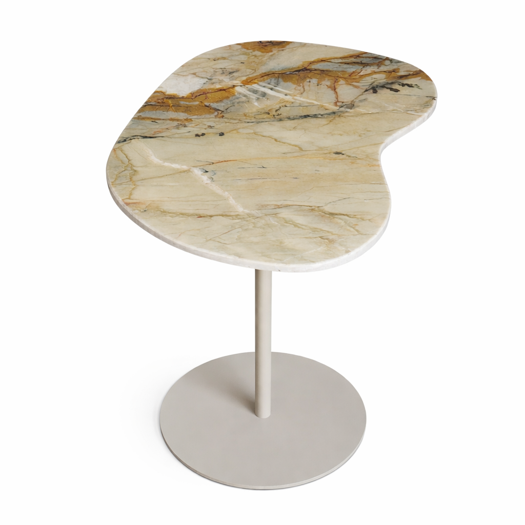 Mesa de apoio lateral em mármore branco com design orgânico