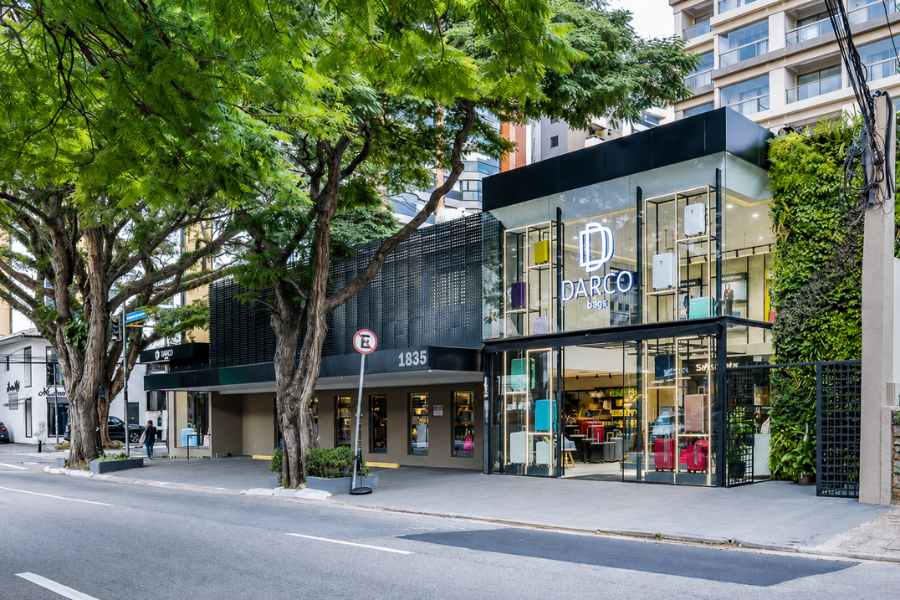 Fachada da Darco Moema, loja de malas, bolsas e mochilas em São Paulo