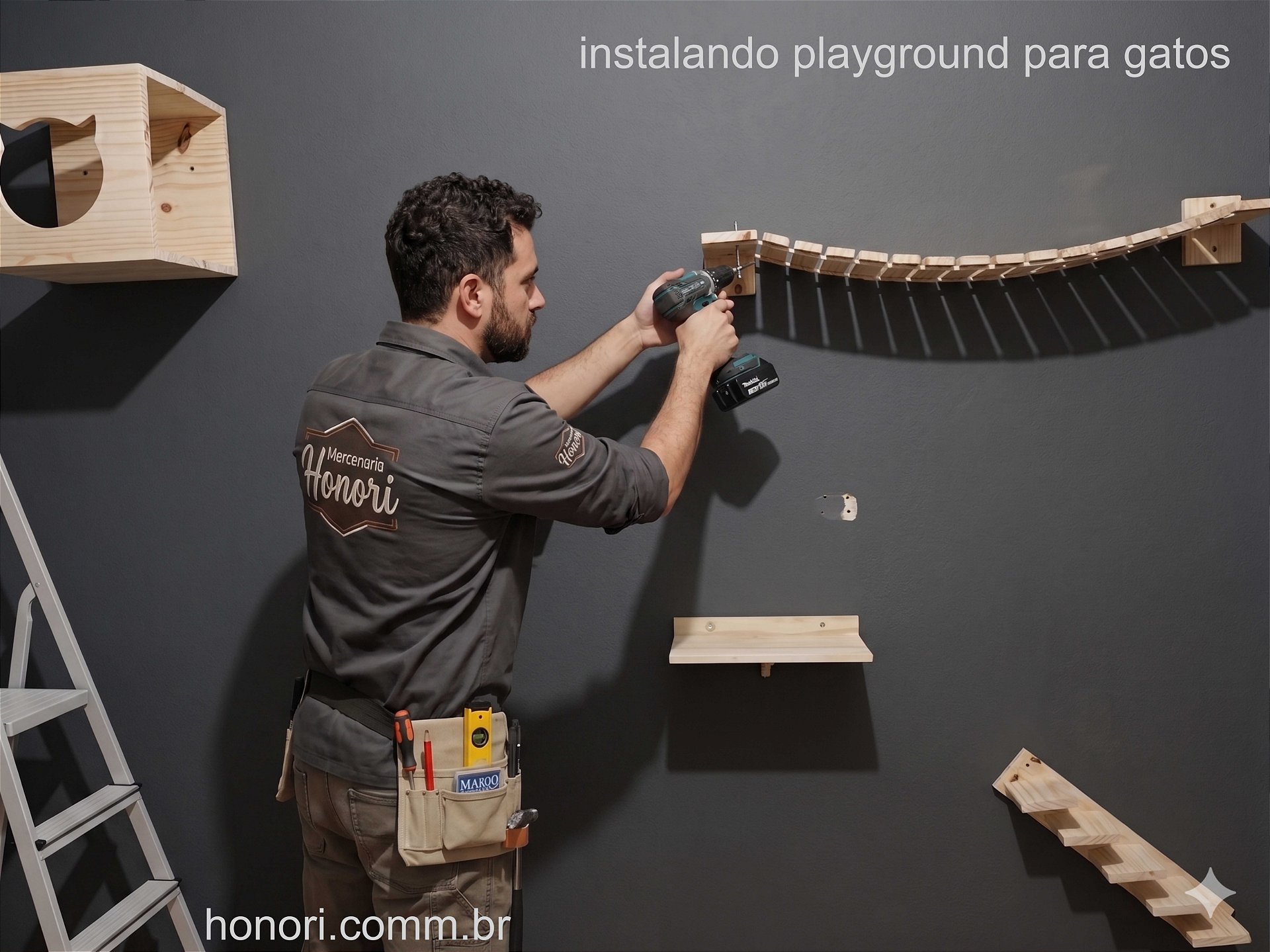 Instalação do playground de parede para gatos Honori @Fielfelino — fixação das peças na parede com furadeira e nível