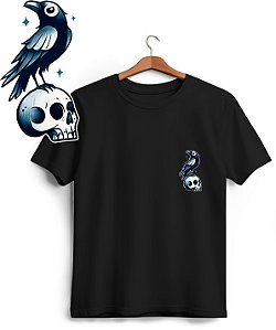 Camiseta Corvo e Caveira de Bolso
