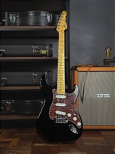 Guitarra G&L Tribute Legacy Gloss Black