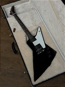 Guitarra Gibson Explorer Black 2010 captadores EMG