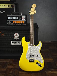 Guitarra Fender Stratocaster Tom Delonge - Graffiti Yellow
