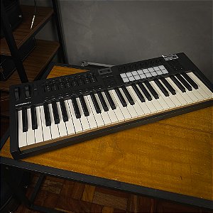 Controlador Novation Launchkey 25 Mk4 - Crunch Music