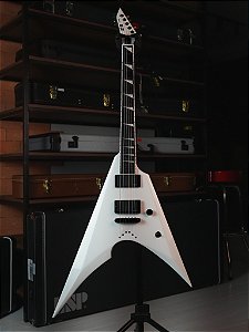GUITARRA ESP E-II ARROW NT - SNOW WHITE