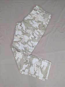 CALÇA CARGO CAMUFLADA AREIA