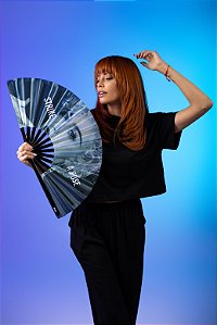 Leque Bambu Premium Madonna Strike a Pose AC