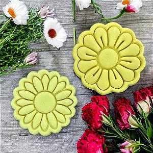Kit 2 Cortadores Biscoito Flor Margarida Jardim