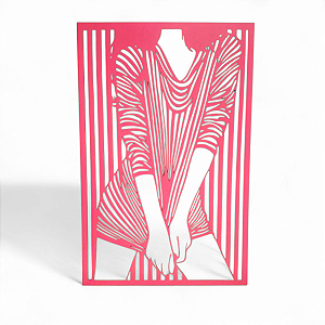 Placa Decorativa Mulher em Perspectiva em Mdf Cor Rosa 57 cm