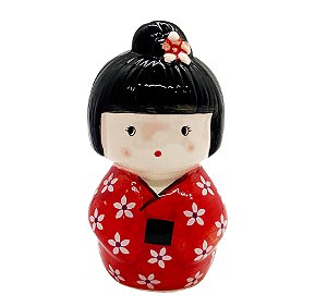 Enfeite Japonesa Cerâmica Kokeshi Vermelha livra todo mal