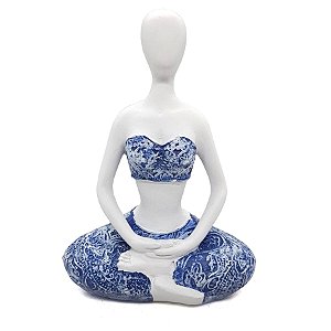 Enfeite Yoga Resina Estatua Decorativa Refletindo Azul 12 cm